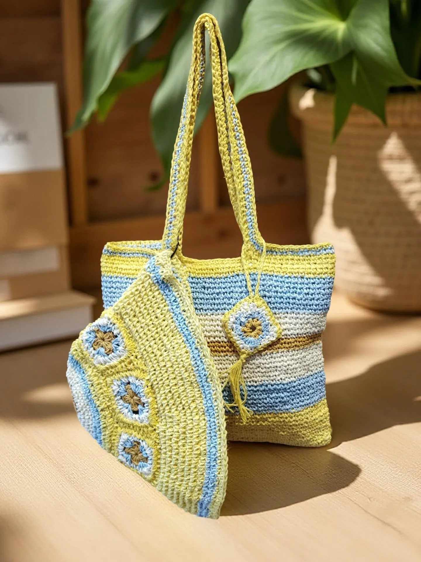 Hand bag