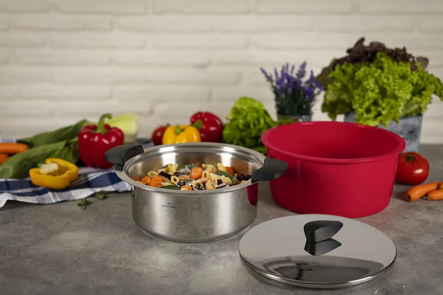 KUHN RIKON Hotpan Serving Casserole Pot, 2 Litre/18 cm, Red