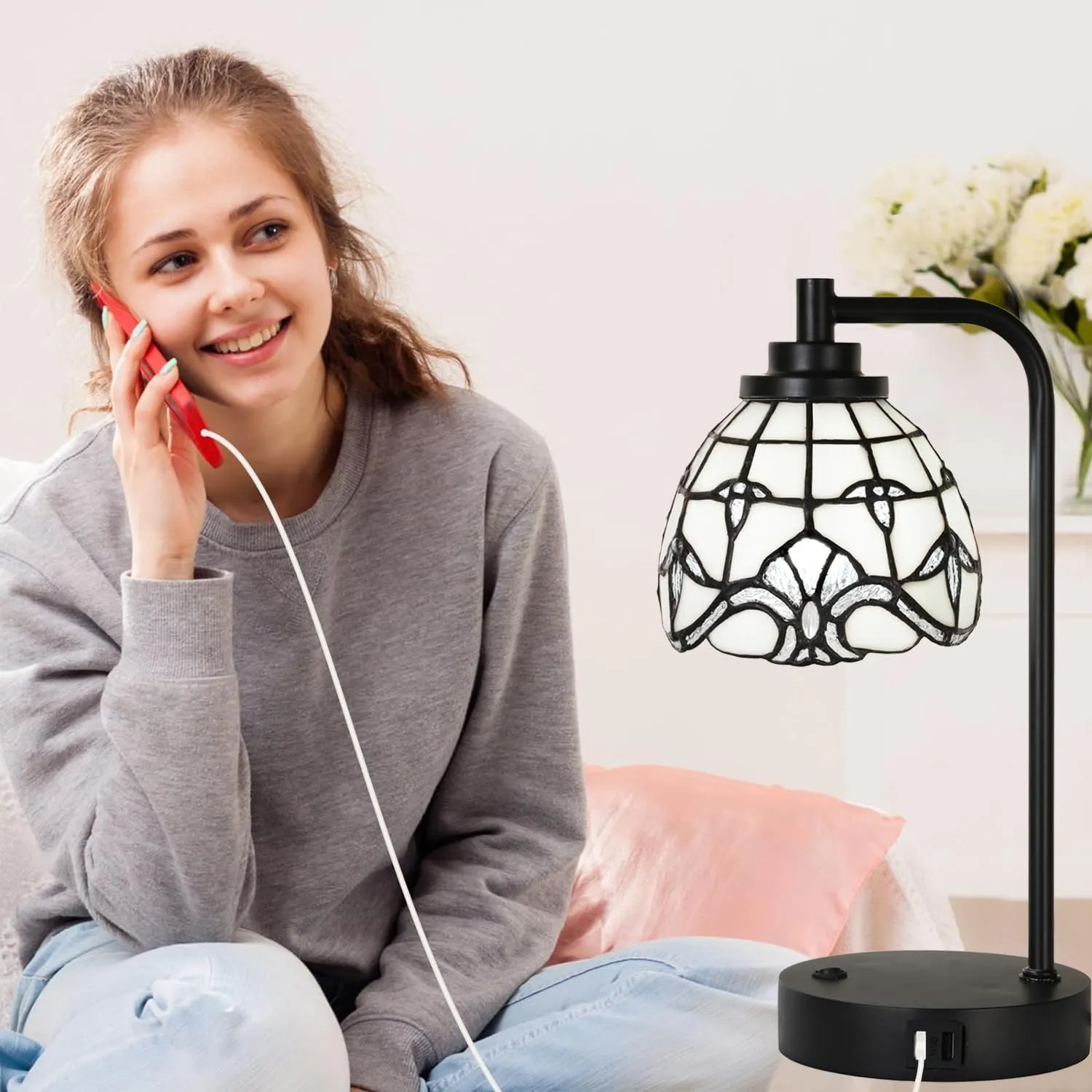 TL0020 Tiffany Table Lamp with 2 USB Charging Ports, Desk Lamp with White Baroque Stained Glass Lamp Shade, Retro Nightstand H 14.5" for Bedrooms Office Study, LED Bulbs Included (White)