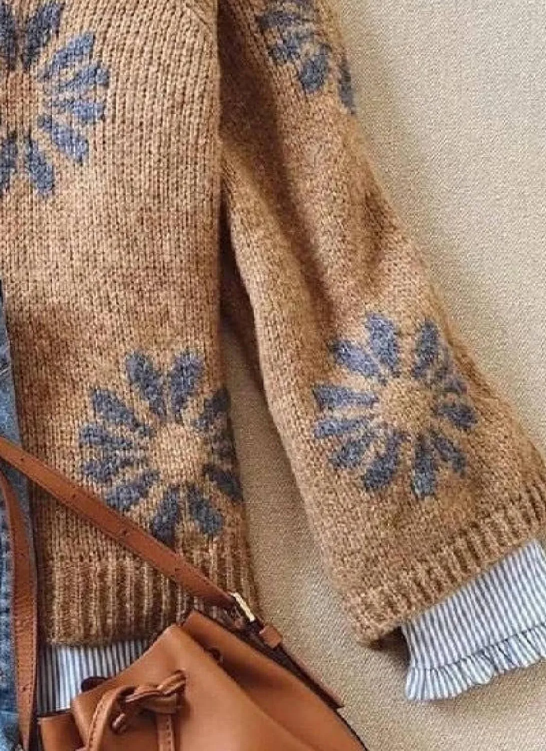 Womens Fall Winter 2025 Trendy Sweater Retro Print Brown Knit Long Sleeve Chunky Mock Neck Cute Flower Pullover Tops